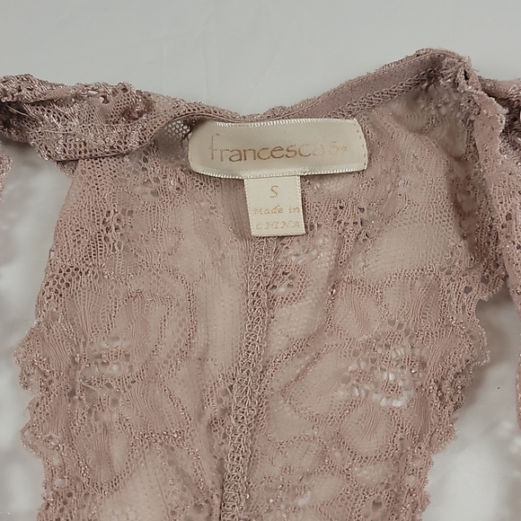 Francesca's pink lace small bra - Picture 3 of 4